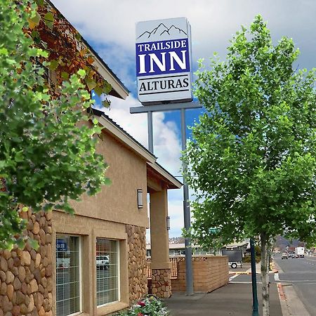 אלטוראס Trailside Inn מראה חיצוני תמונה