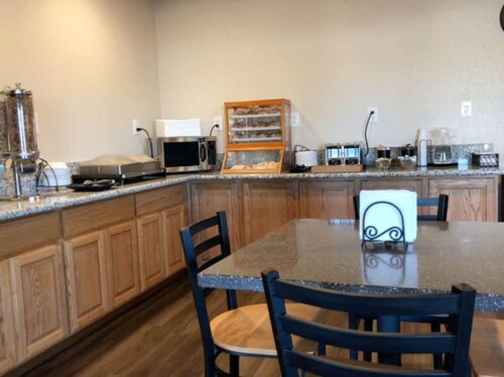 אלטוראס Trailside Inn מראה חיצוני תמונה