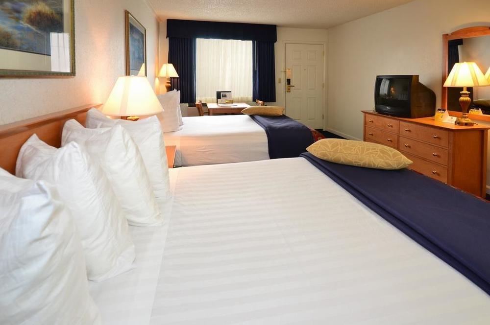 אלטוראס Trailside Inn חדר תמונה