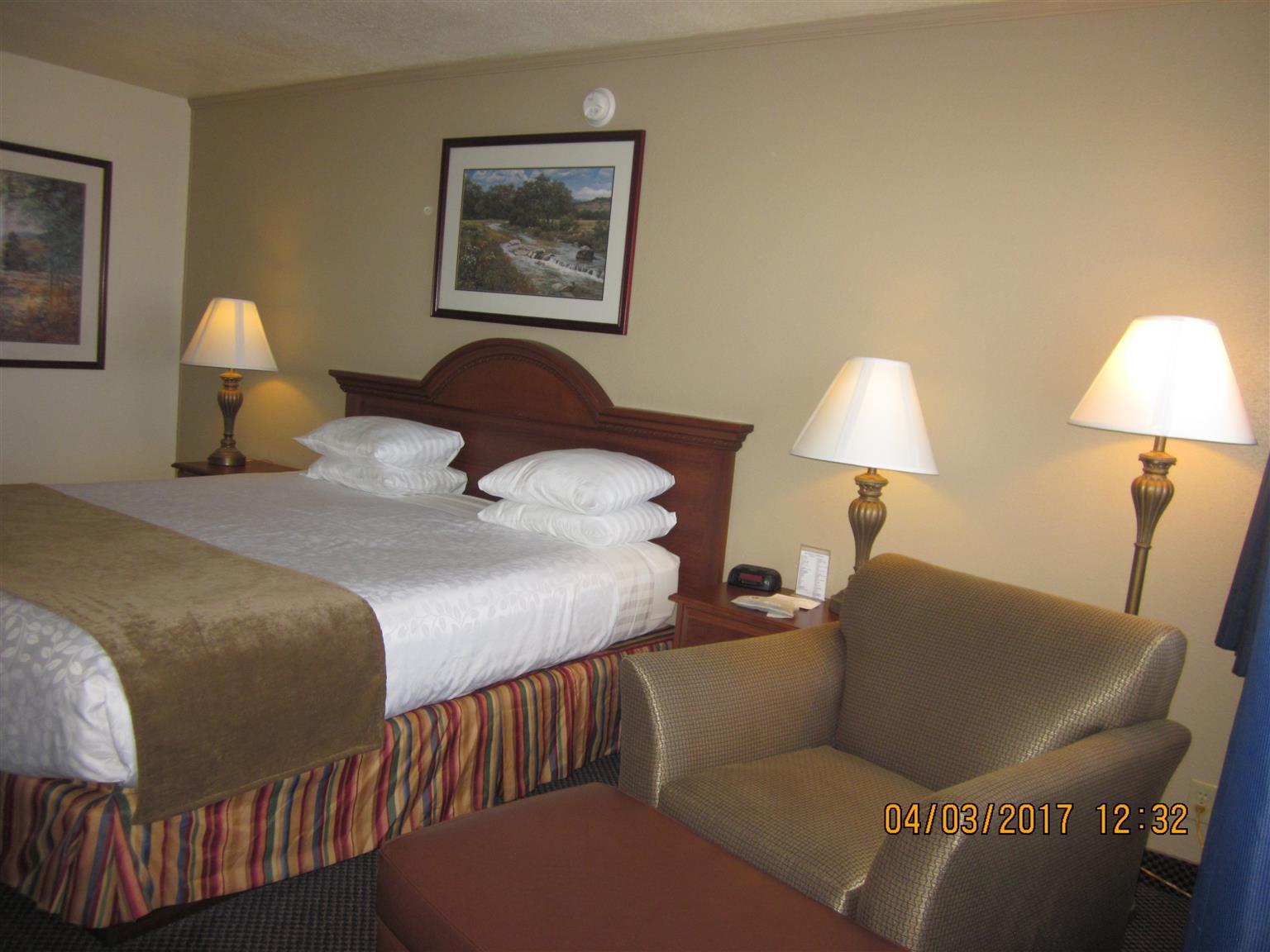 אלטוראס Trailside Inn מראה חיצוני תמונה