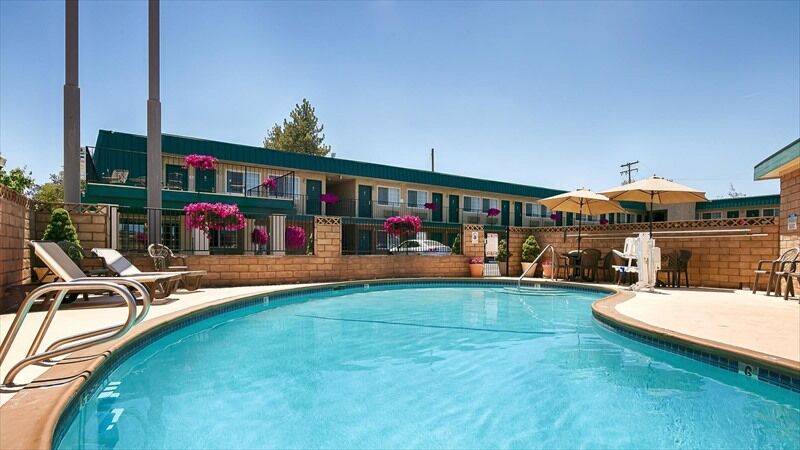 אלטוראס Trailside Inn מראה חיצוני תמונה